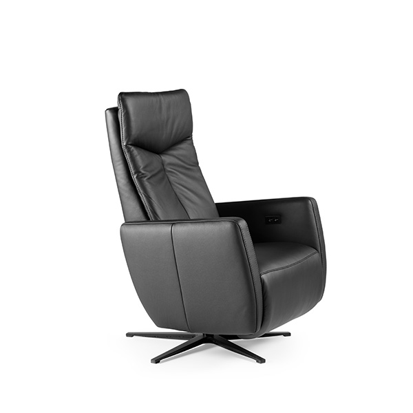 /images/content/artikelen/novita-gennep-zitmeubelen-feelings-relaxfauteuils-jasper-relaxfauteuil-2-motor-sta-op-s-1-8717510106397.jpg